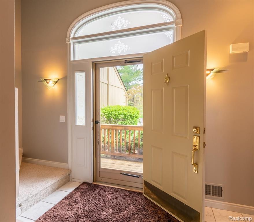 2231 Crystal Drive, Unit 25 Rochester Hills, MI 48309 - Photo 4 of 41