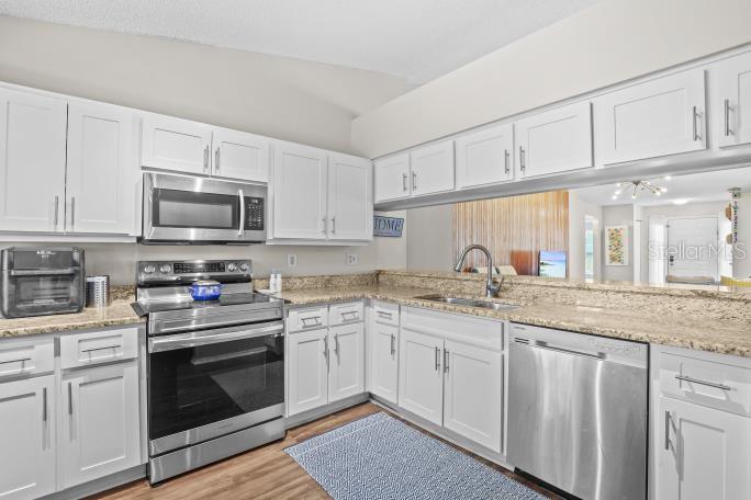 421 Benson Street Valrico, FL 33594 - Photo 16 of 52