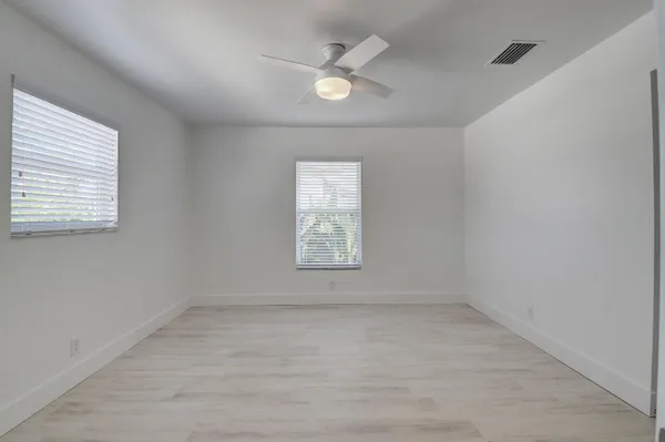 $1,700 | 502 North H Street, Unit 4, Lake Worth Beach, FL 33460