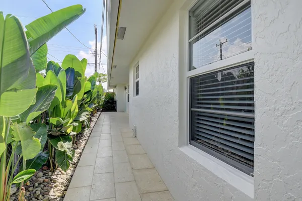 $1,700 | 502 North H Street, Unit 4, Lake Worth Beach, FL 33460