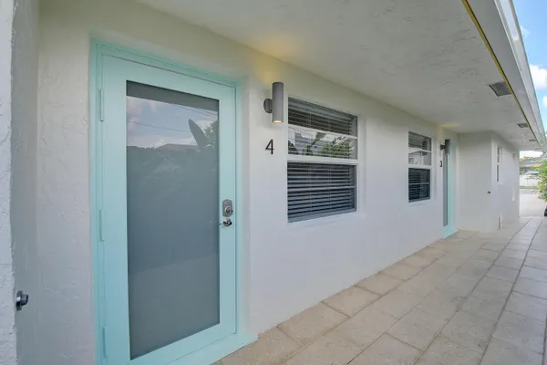 $1,700 | 502 North H Street, Unit 4, Lake Worth Beach, FL 33460
