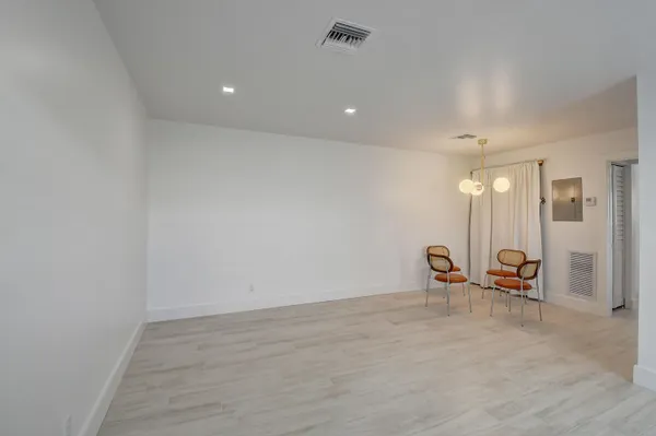 $1,700 | 502 North H Street, Unit 4, Lake Worth Beach, FL 33460