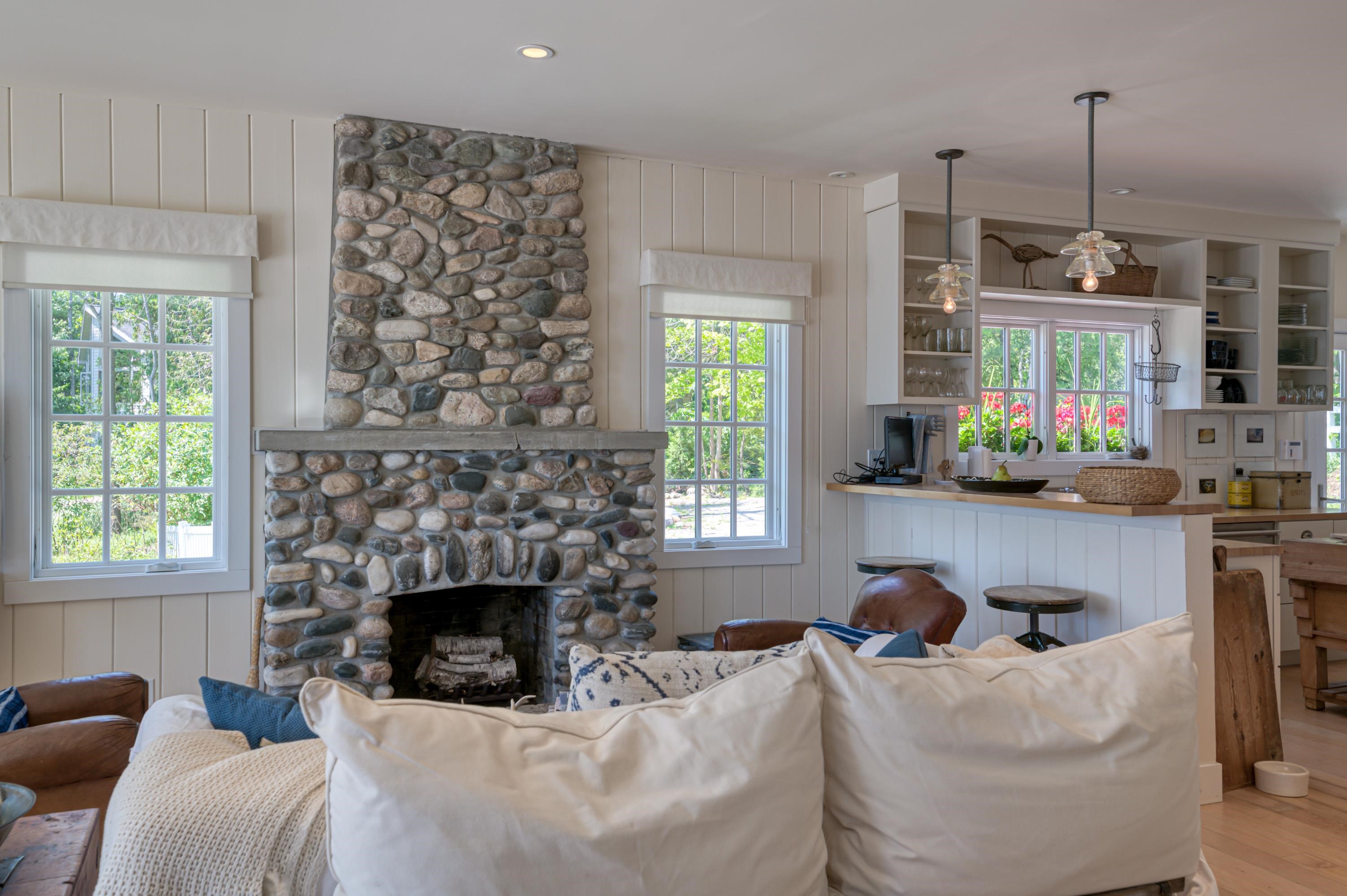6298 East Shore Road Traverse City, MI 49686 - Photo 27 of 68 1911641-26.JPG