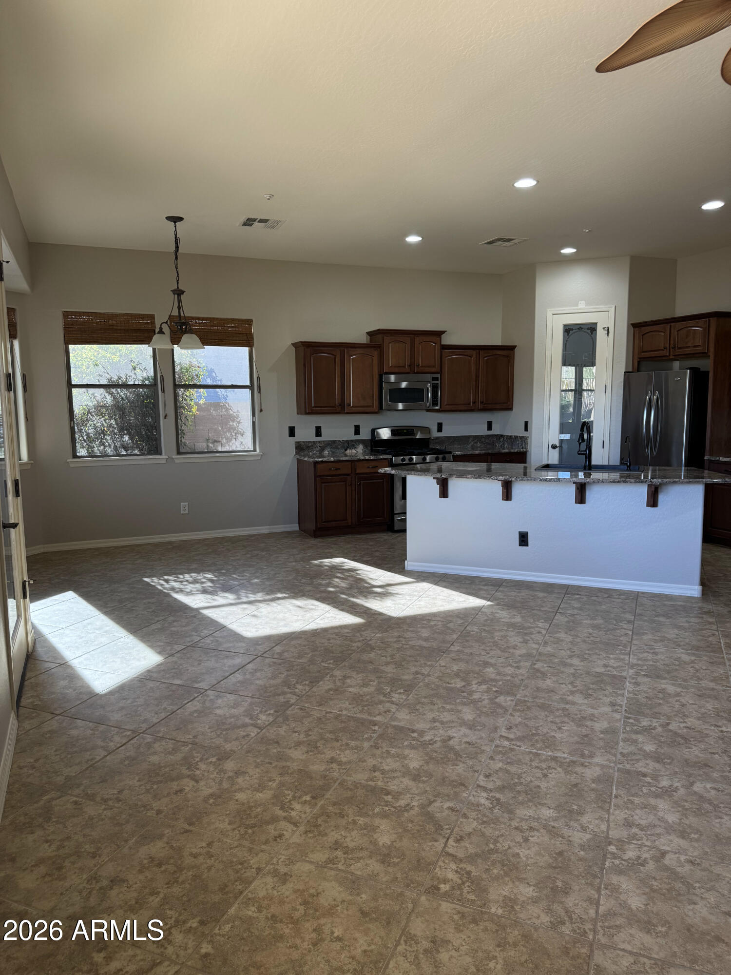 18391 Verdin Road Goodyear, AZ 85338 - Photo 8 of 23