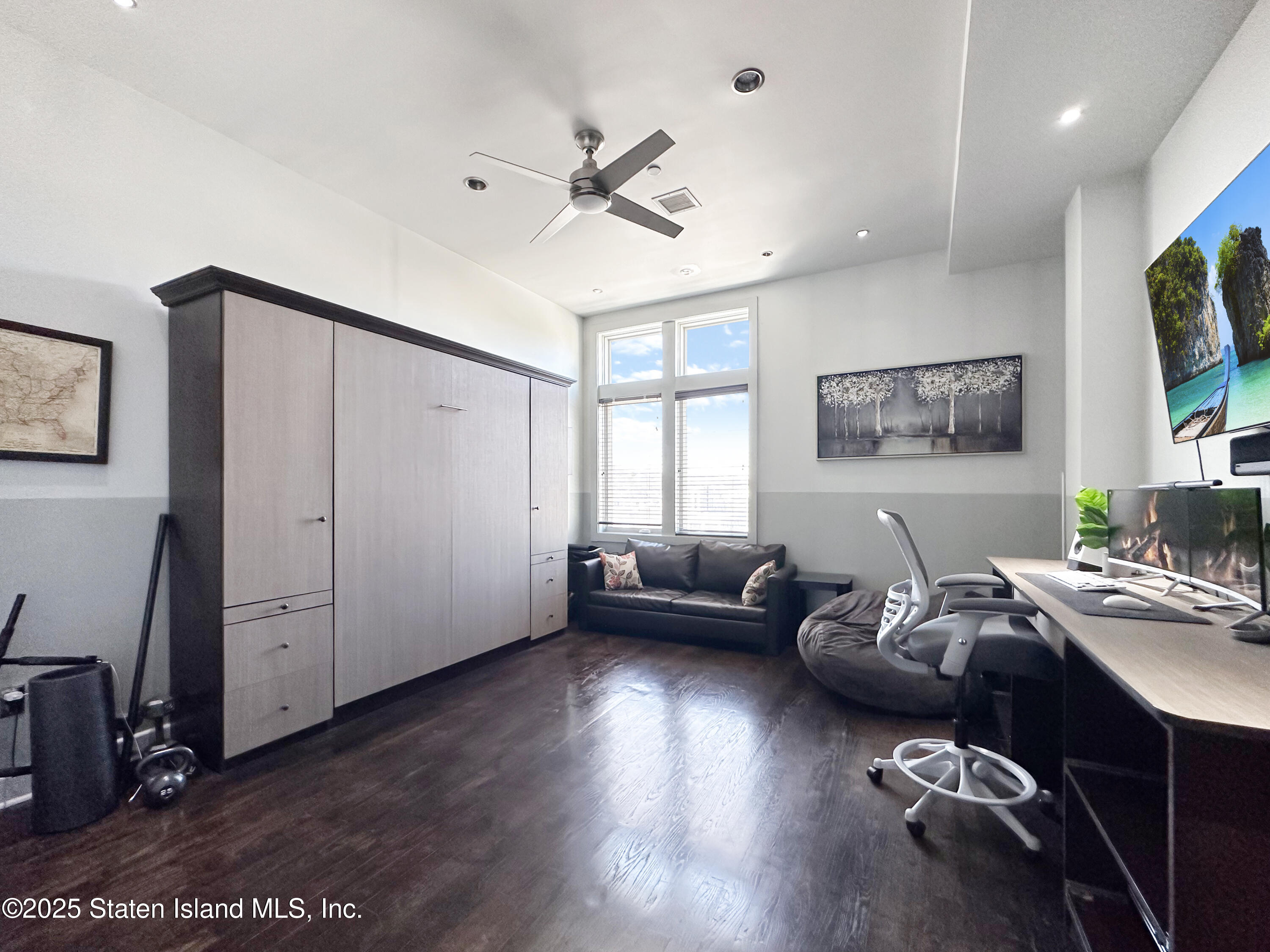 90 Bay Street Landing, Unit 9C Staten Island, NY 10301 - Photo 20 of 38 a living room with furniture