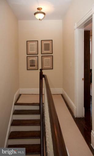 25 R Street Northwest Washington, DC 20001 - Photo 14 of 20 Hallway