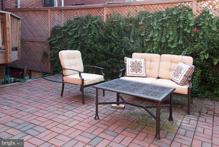 25 R Street Northwest Washington, DC 20001 - Photo 15 of 20 Patio 2
