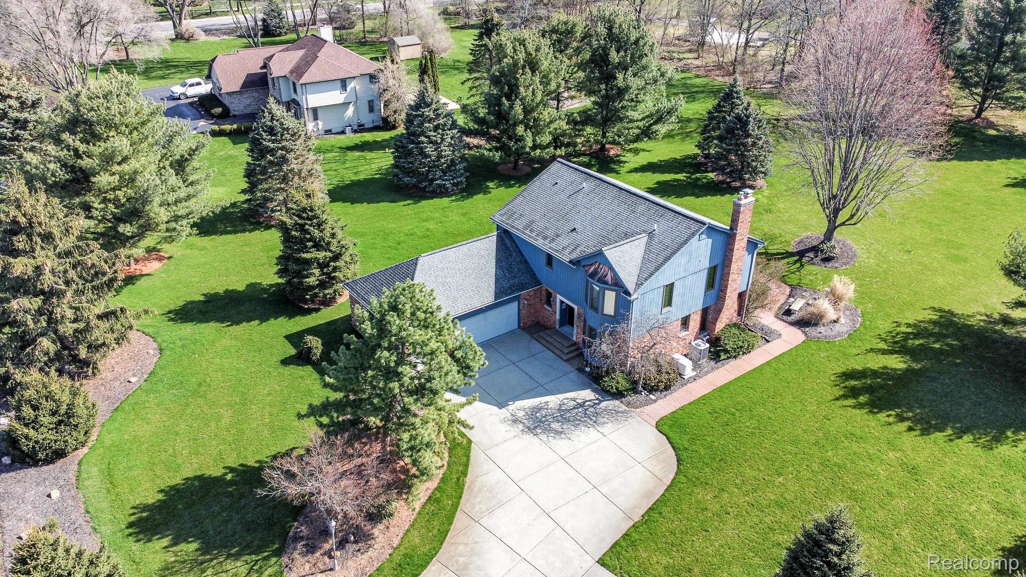 8494 Ranch Estates Road Clarkston, MI 48348 - Photo 3 of 21 B18C546C-B001-4EDB-96D3-A40C9051DCD4.jpeg