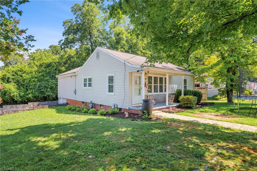 2401 Waverly Court High Point, NC 27262 - Photo 2 of 21