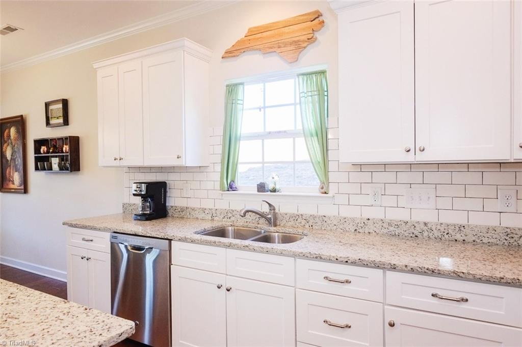 588 Barnsdale Ridge Road Kernersville, NC 27284 - Photo 6 of 24 Gallery Image 6