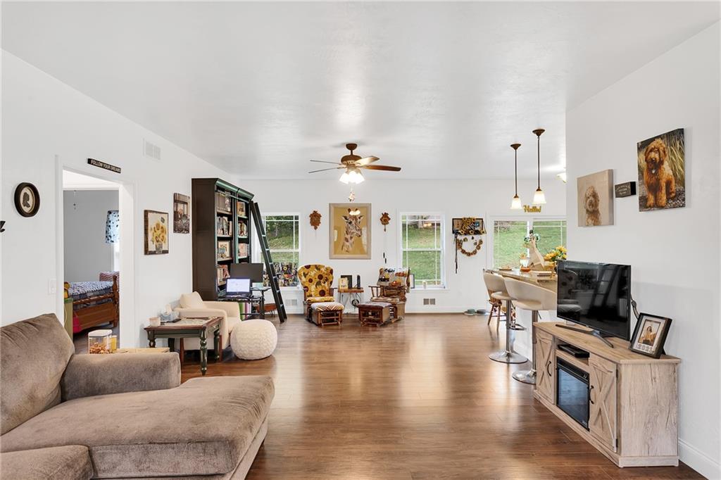 186 Murray Hill Road Tarentum, PA 15084 - Photo 7 of 20 Gallery Image 7