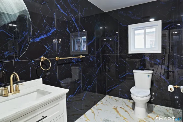 $2,300 | 40 Elizabeth Street, Unit 2, Waterbury, CT 06704