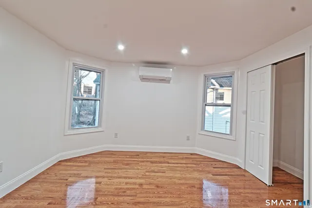 $2,300 | 40 Elizabeth Street, Unit 2, Waterbury, CT 06704