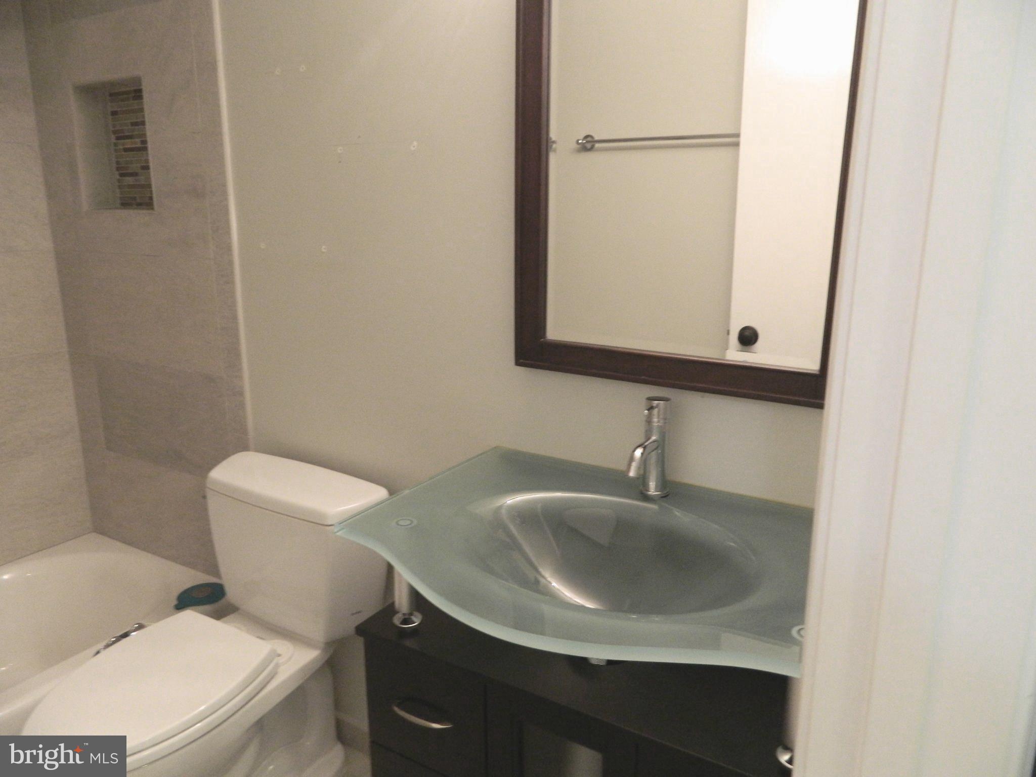 5936 Cove Landing Road, Unit 202B Burke, VA 22015 - Photo 9 of 21 Full Bath