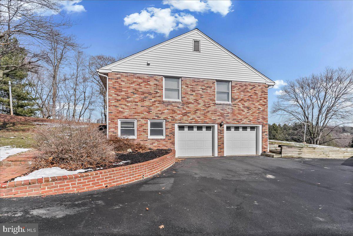 205 Northbank Road Landenberg, PA 19350 - Photo 33 of 45 Side View