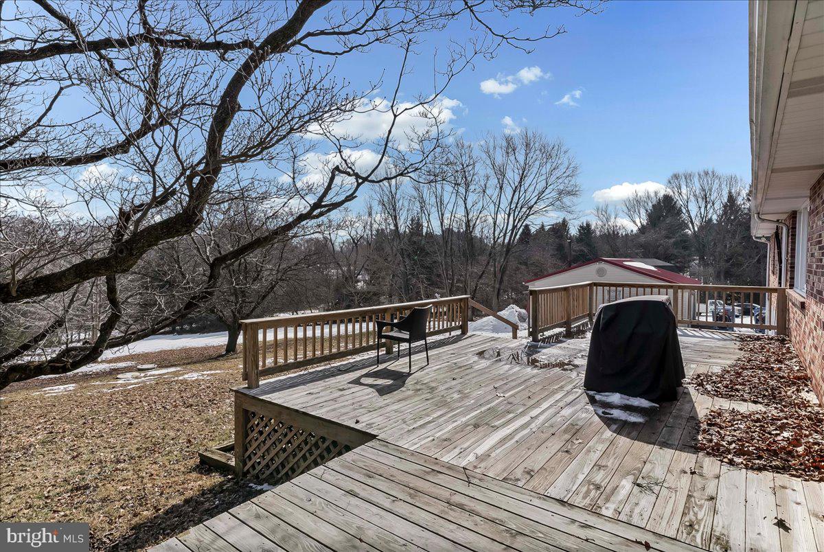 205 Northbank Road Landenberg, PA 19350 - Photo 35 of 45 Rear Deck