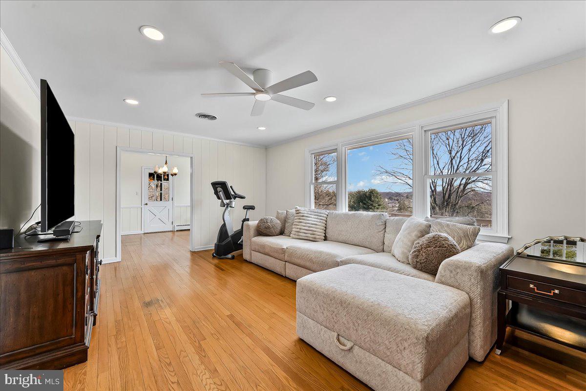 205 Northbank Road Landenberg, PA 19350 - Photo 8 of 45 Living Room