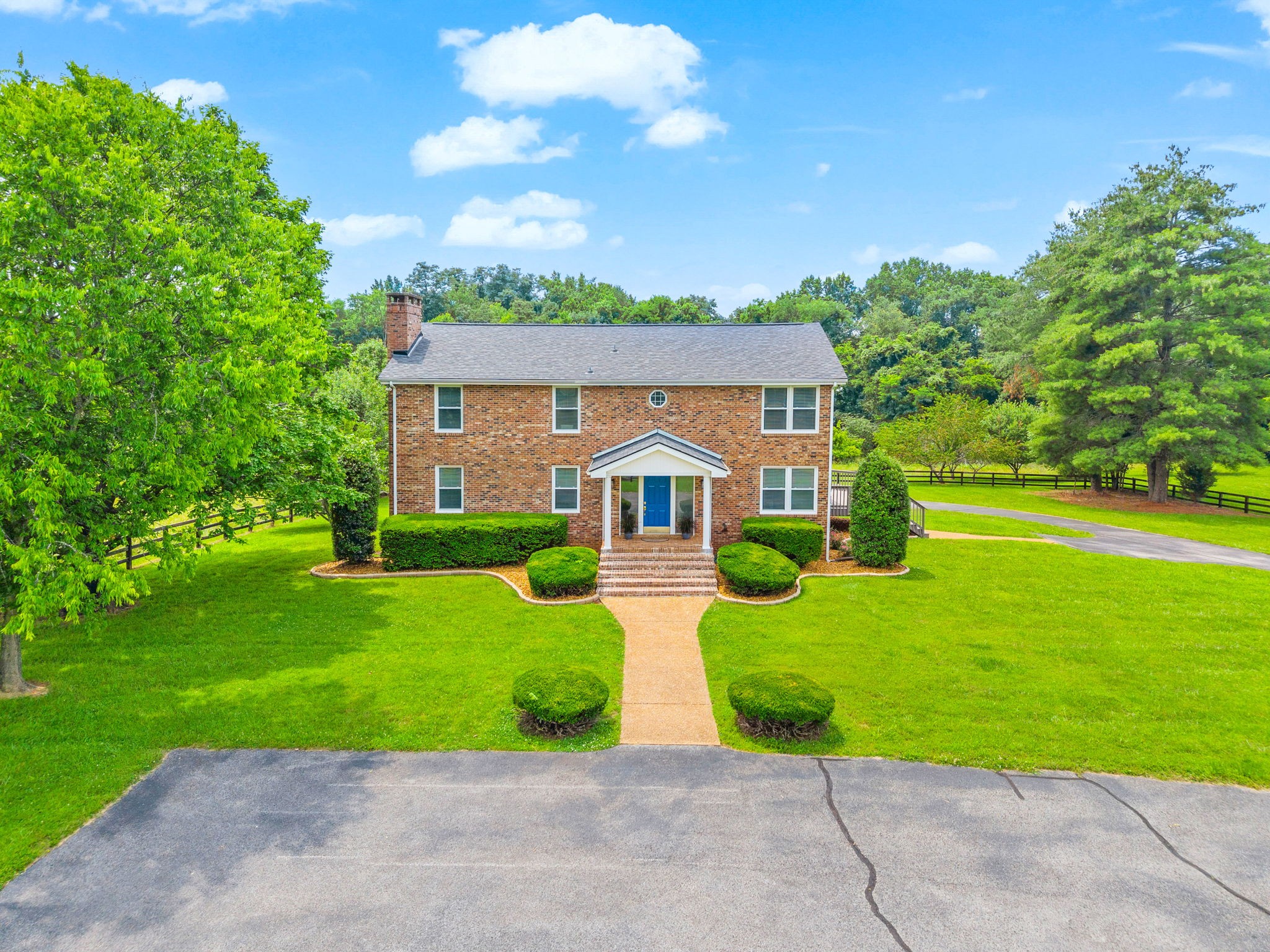 1010 Rossview Road Clarksville, TN 37043 - Photo 5 of 64 Gallery Image 5