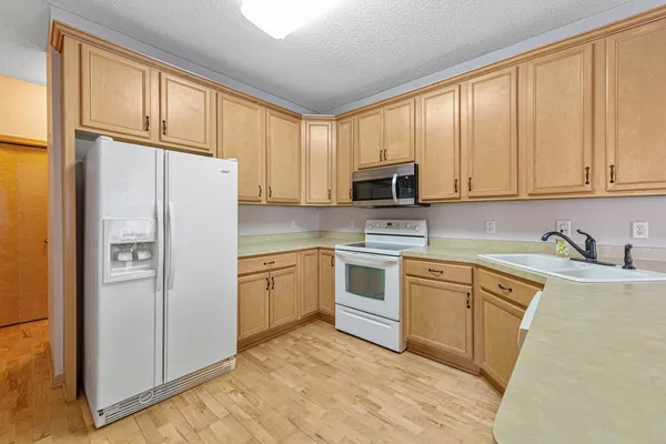 $279,900 | 1574 Independence Drive, Unit 701, Northfield, MN 55057