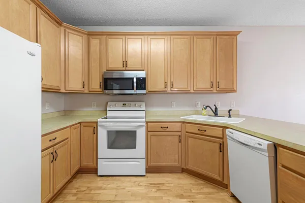 $279,900 | 1574 Independence Drive, Unit 701, Northfield, MN 55057