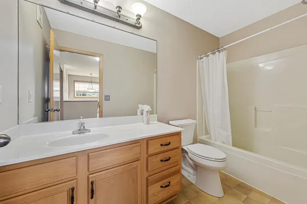 $279,900 | 1574 Independence Drive, Unit 701, Northfield, MN 55057