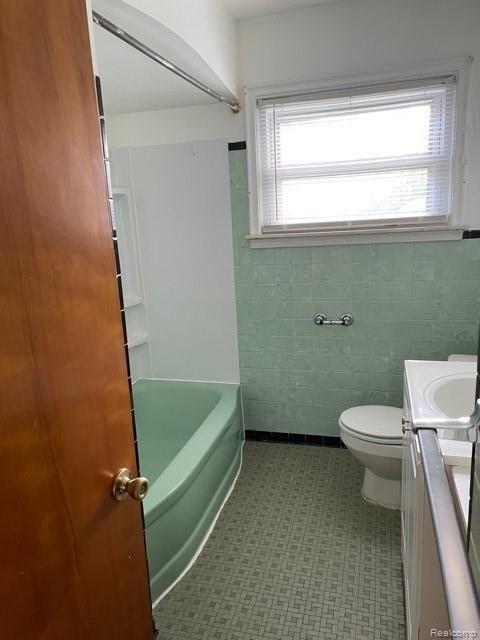 25256 Hayes Road Roseville, MI 48066 - Photo 7 of 18