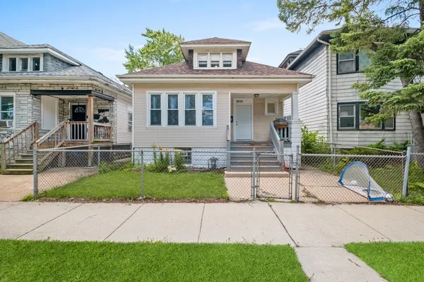 $245,000 | 10724 South Prairie Avenue, Chicago, IL 60628