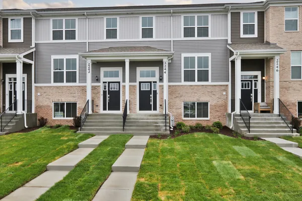 $2,800 | 2244 Stonegate Road, Algonquin, IL 60102