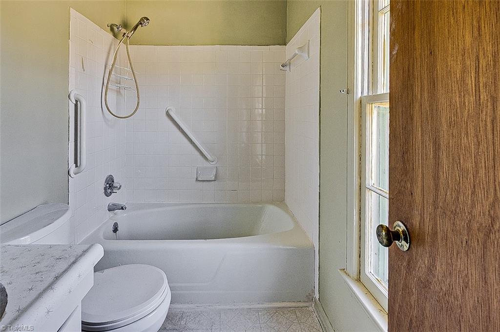 1315 Rotherwood Road Greensboro, NC 27406 - Photo 25 of 42 Gallery Image 25