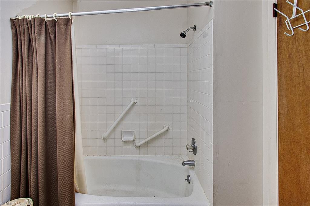 1315 Rotherwood Road Greensboro, NC 27406 - Photo 31 of 42 Gallery Image 31