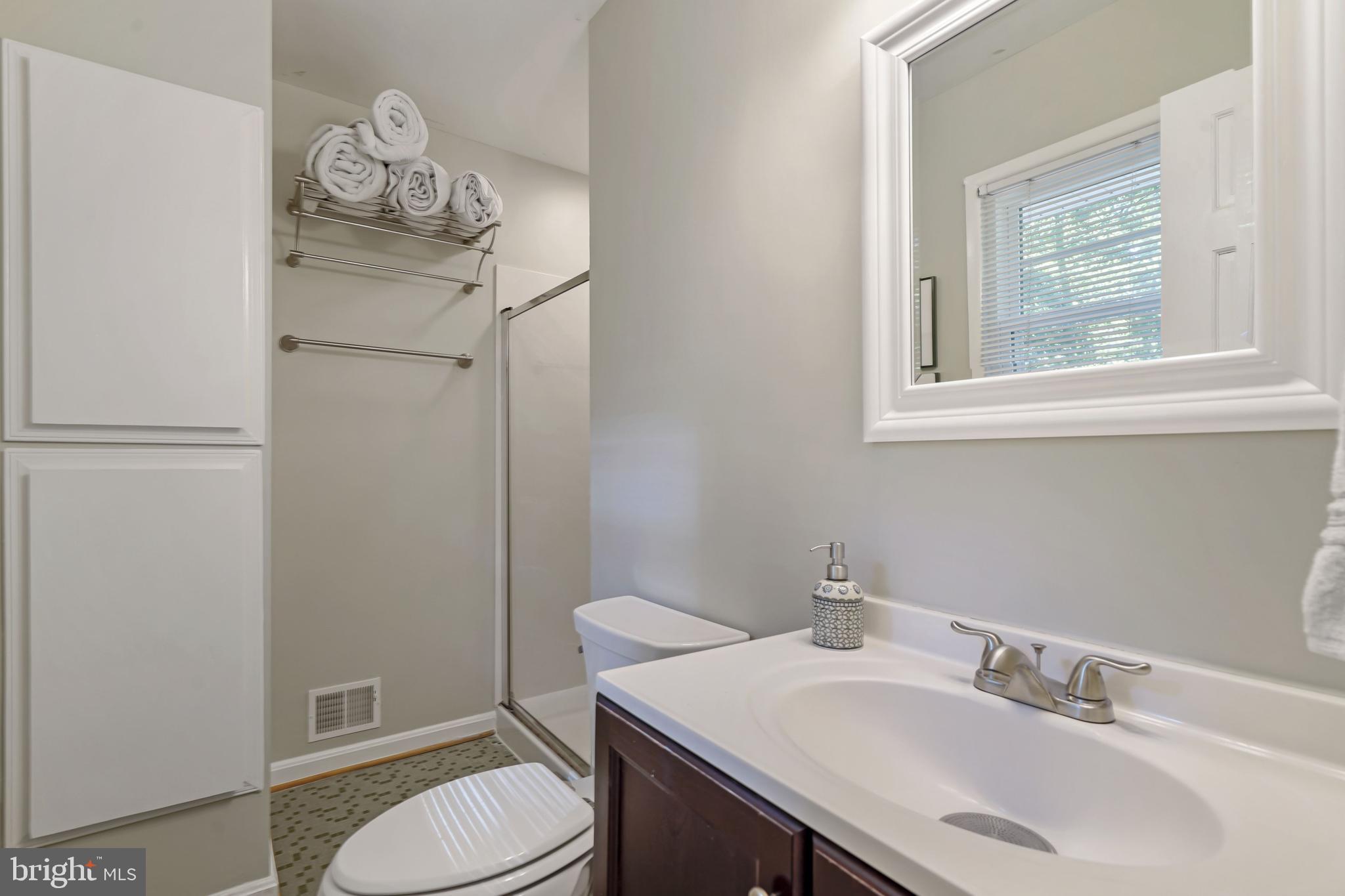 5633 Heming Avenue Springfield, VA 22151 - Photo 23 of 34