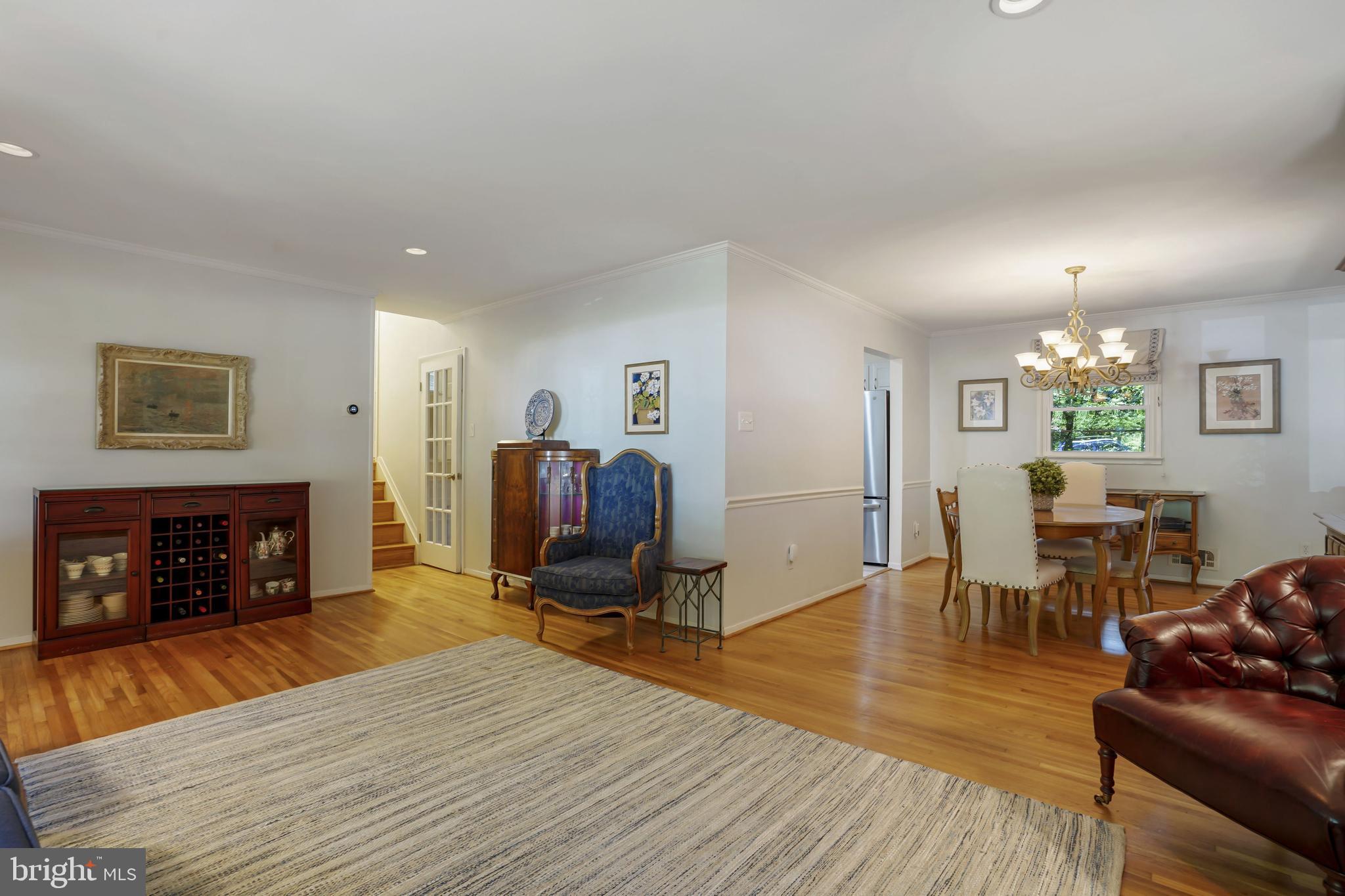 5633 Heming Avenue Springfield, VA 22151 - Photo 6 of 34