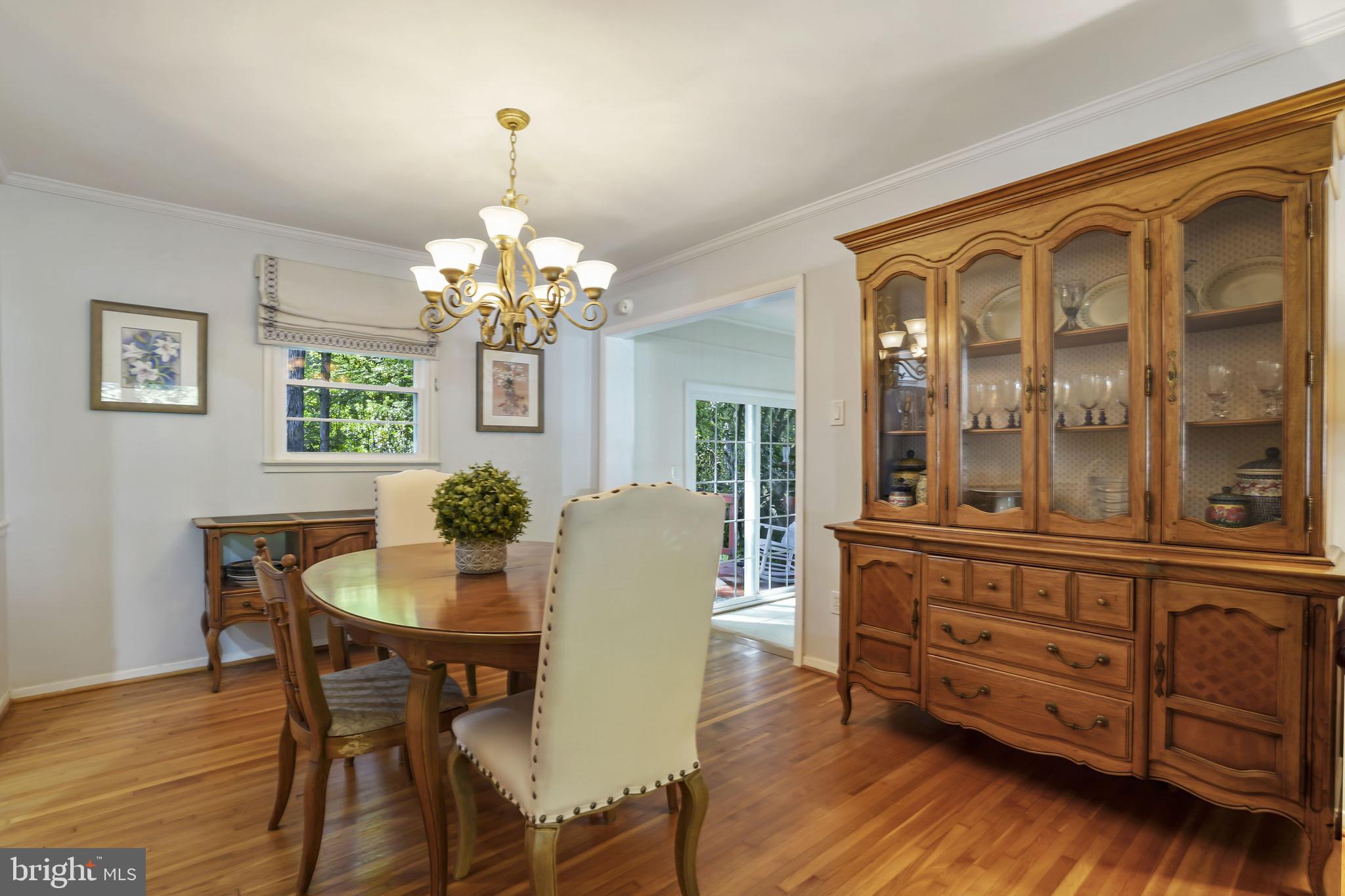 5633 Heming Avenue Springfield, VA 22151 - Photo 8 of 34