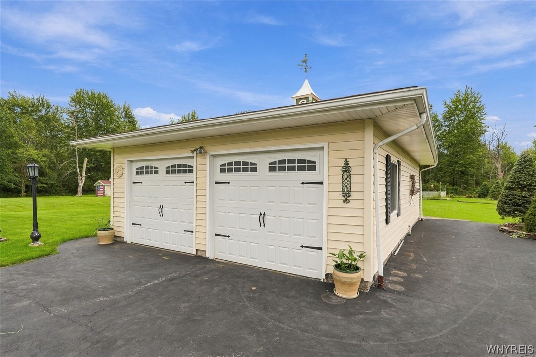 2746 Homeyer Road Wheatfield, NY 14120 - Photo 14 of 47 Gallery Image 14