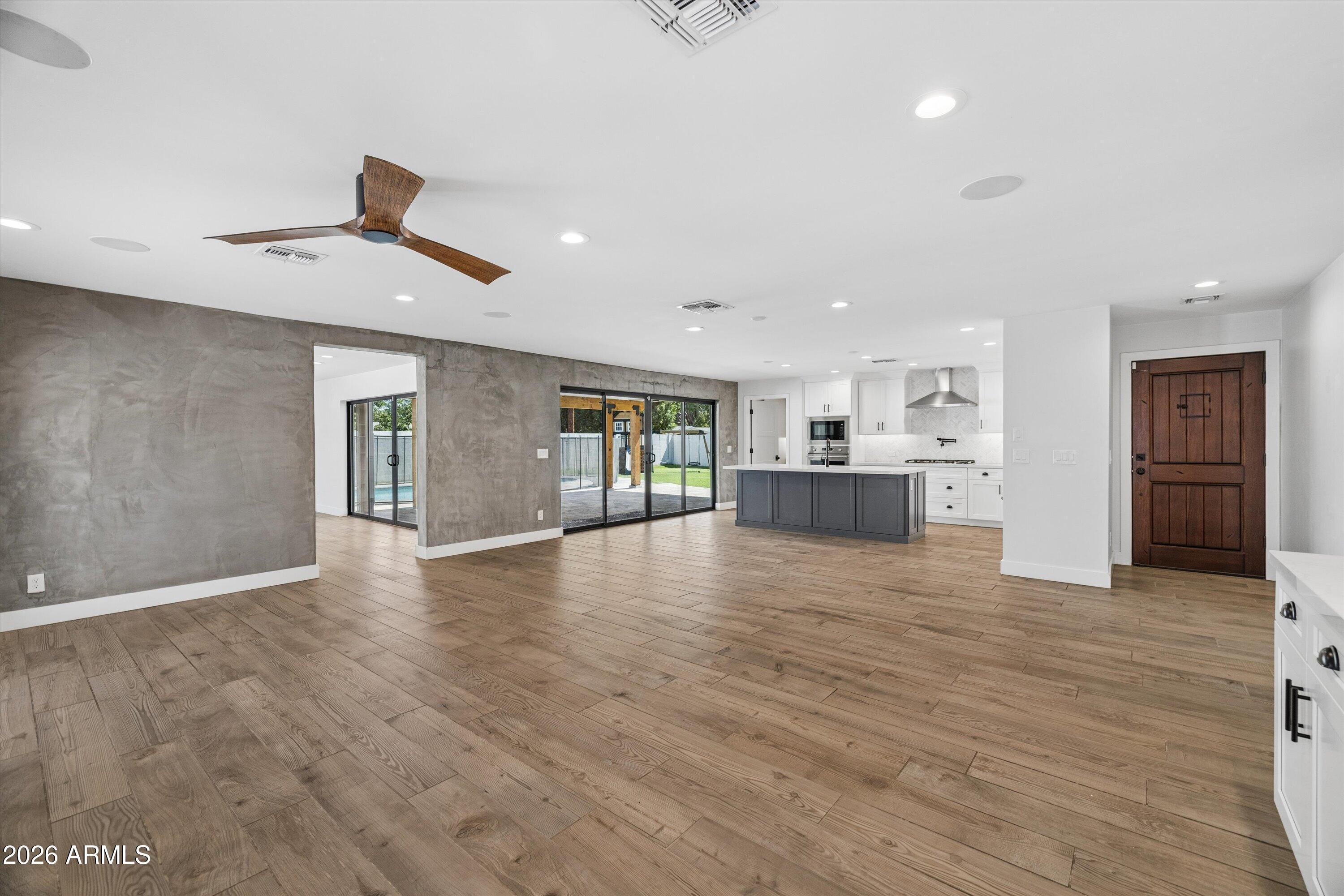 301 East Royal Palm Road Phoenix, AZ 85020 - Photo 11 of 69 10-301 E Royal Palm Rd, Phoenix, AZ 850