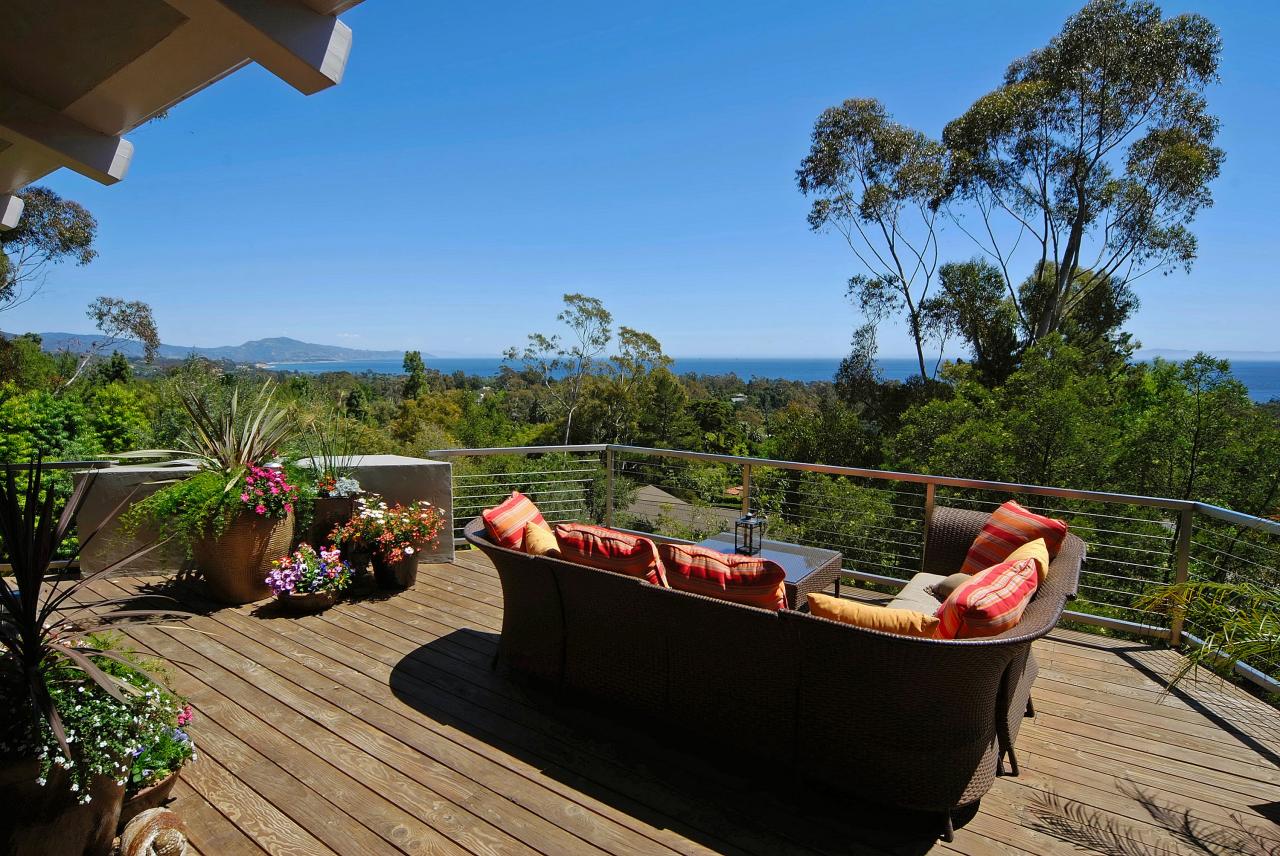 1123 Glenview Road Santa Barbara, CA 93108 - Photo 8 of 15 a view of a balcony with chairs