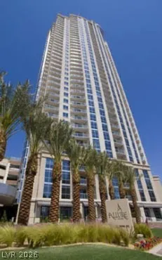 $2,450 | 200 West Sahara Avenue, Unit 1705, Las Vegas, NV 89102