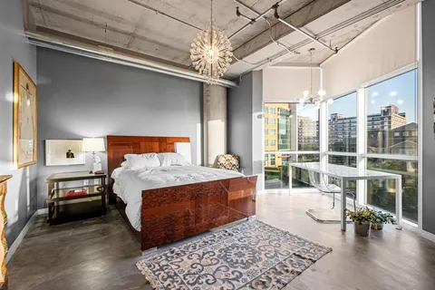 $425,000 | 1001 Belleview Street, Unit 305, Dallas, TX 75215