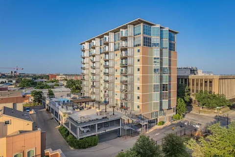 $425,000 | 1001 Belleview Street, Unit 305, Dallas, TX 75215