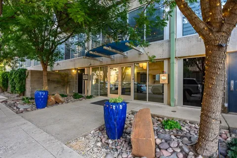 $425,000 | 1001 Belleview Street, Unit 305, Dallas, TX 75215