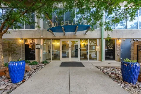 $425,000 | 1001 Belleview Street, Unit 305, Dallas, TX 75215