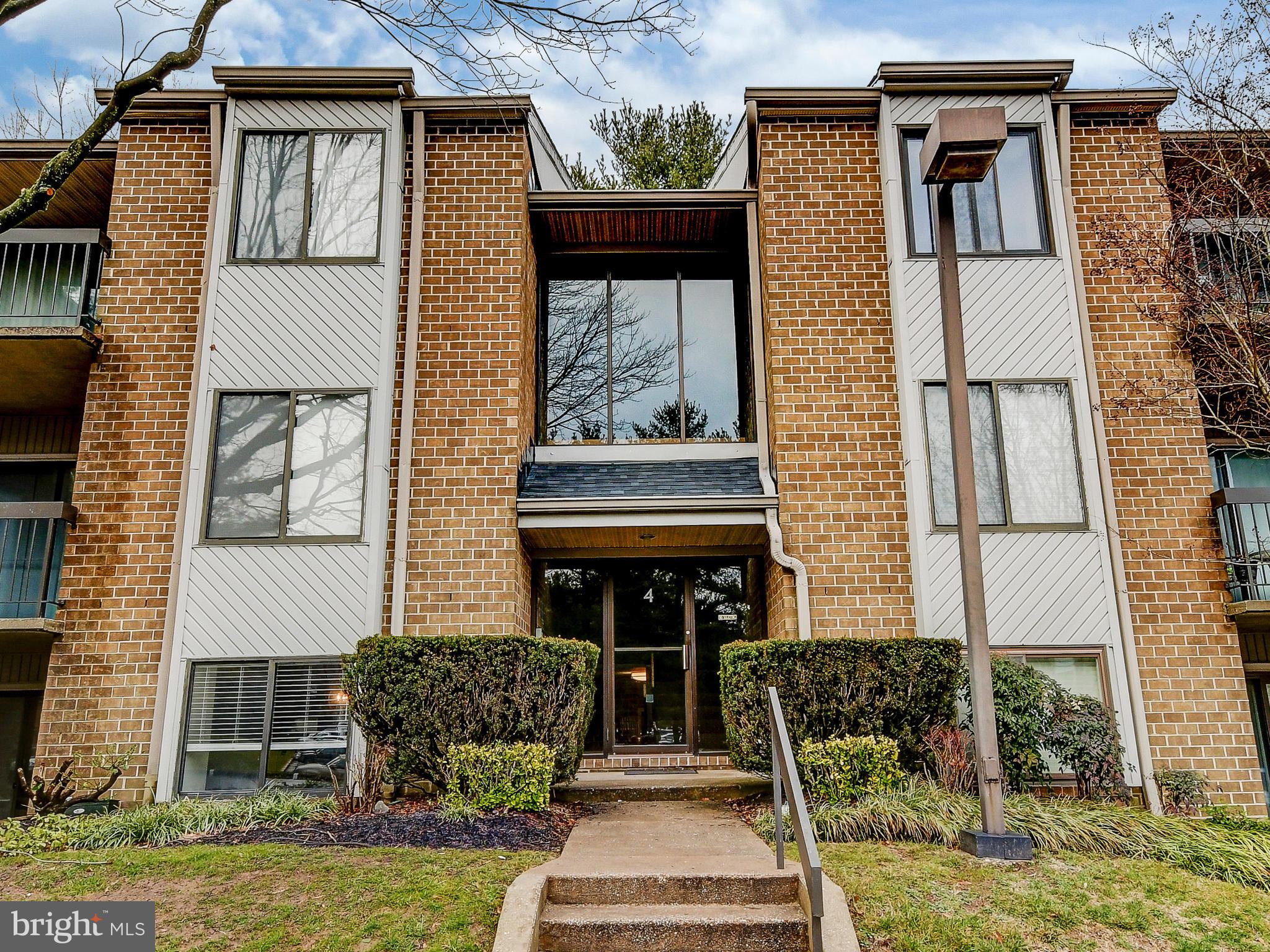 4 Glenamoy Road, Unit 101 Lutherville-Timonium, MD 21093 - Photo 1 of 27