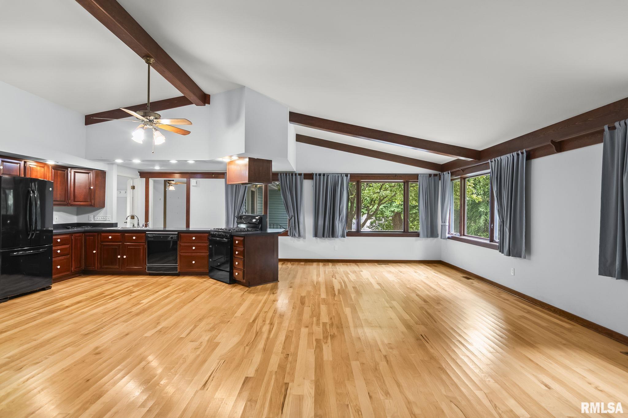 47 Aspen Road Pleasant Plains, IL 62677 - Photo 12 of 38 Gallery Image 12