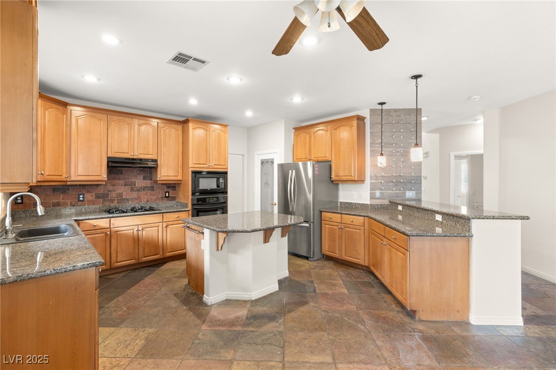 7840 Red Leaf Drive Las Vegas, NV 89131 - Photo 12 of 31