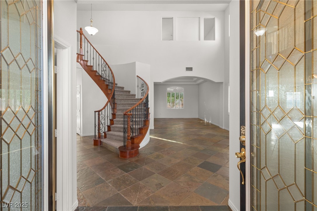 7840 Red Leaf Drive Las Vegas, NV 89131 - Photo 2 of 31