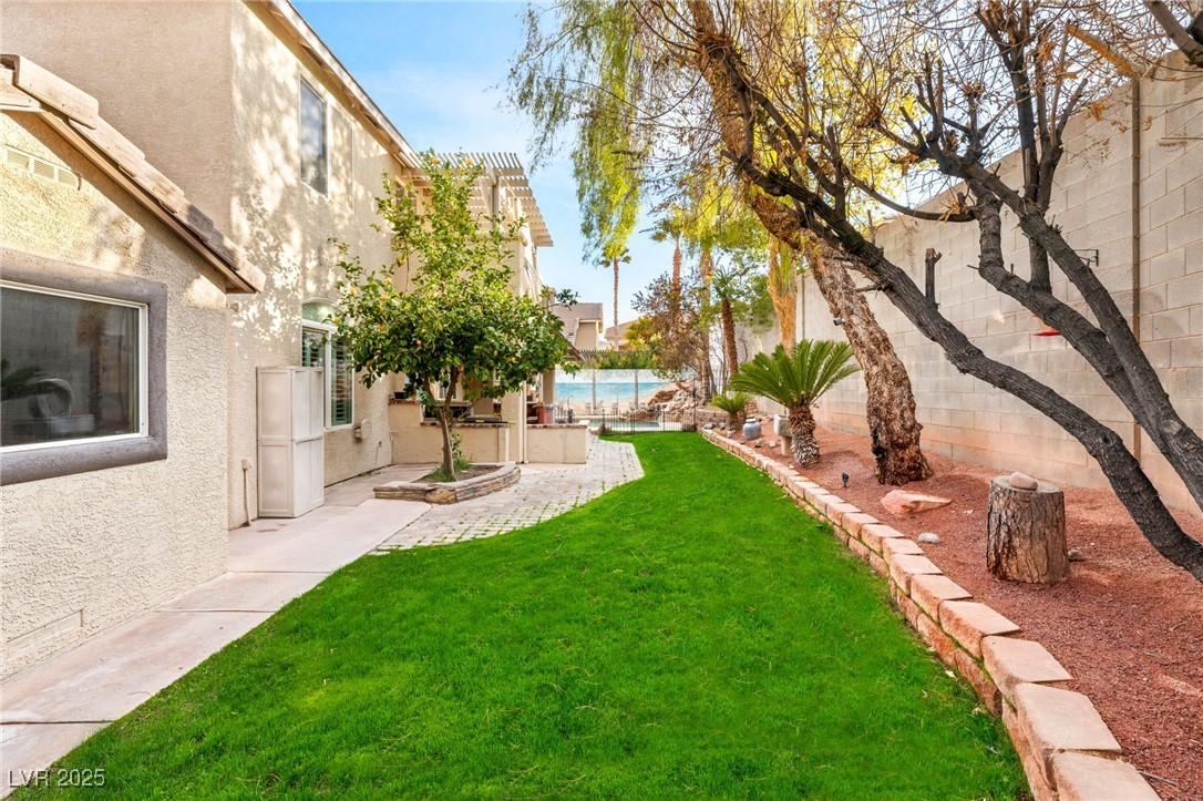 7840 Red Leaf Drive Las Vegas, NV 89131 - Photo 28 of 31