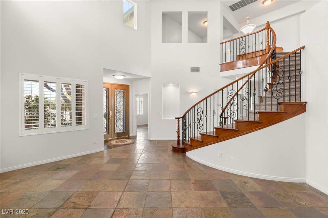 7840 Red Leaf Drive Las Vegas, NV 89131 - Photo 5 of 31