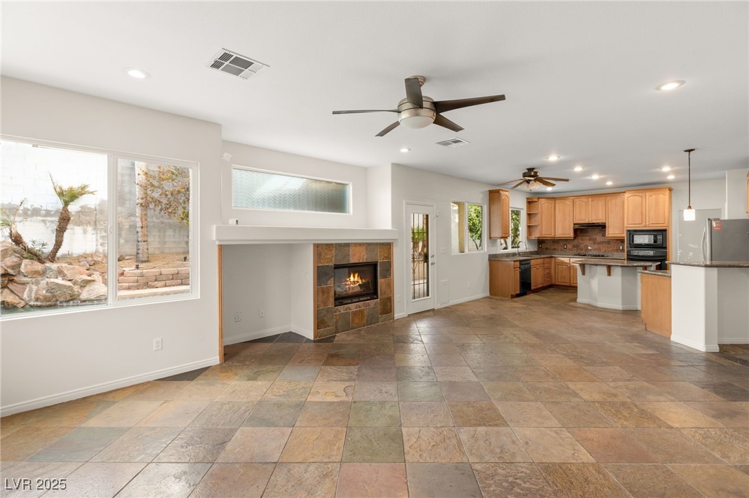 7840 Red Leaf Drive Las Vegas, NV 89131 - Photo 10 of 31