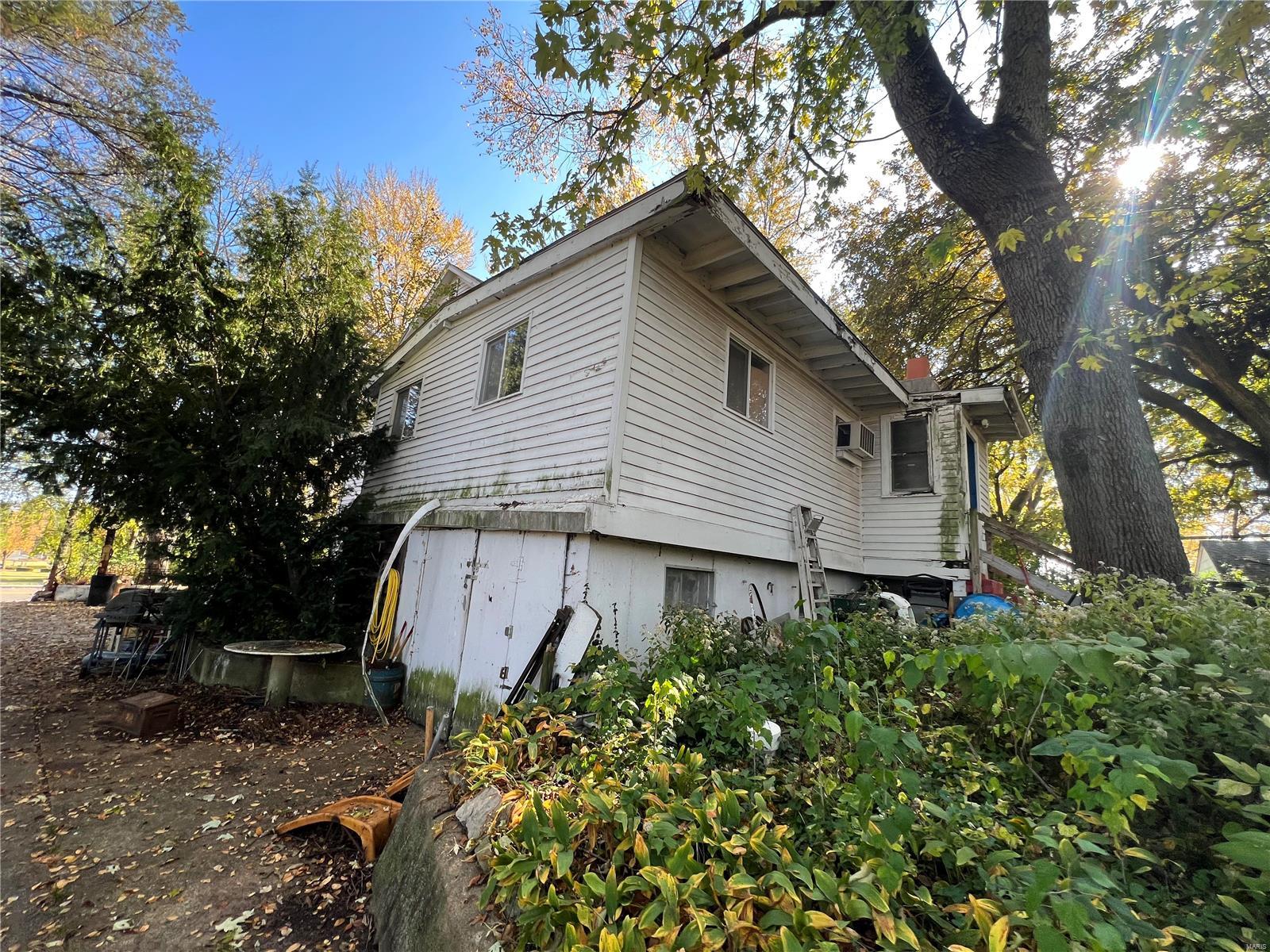 965 Graham Road Florissant, MO 63031 - Photo 3 of 7 Gallery Image 3