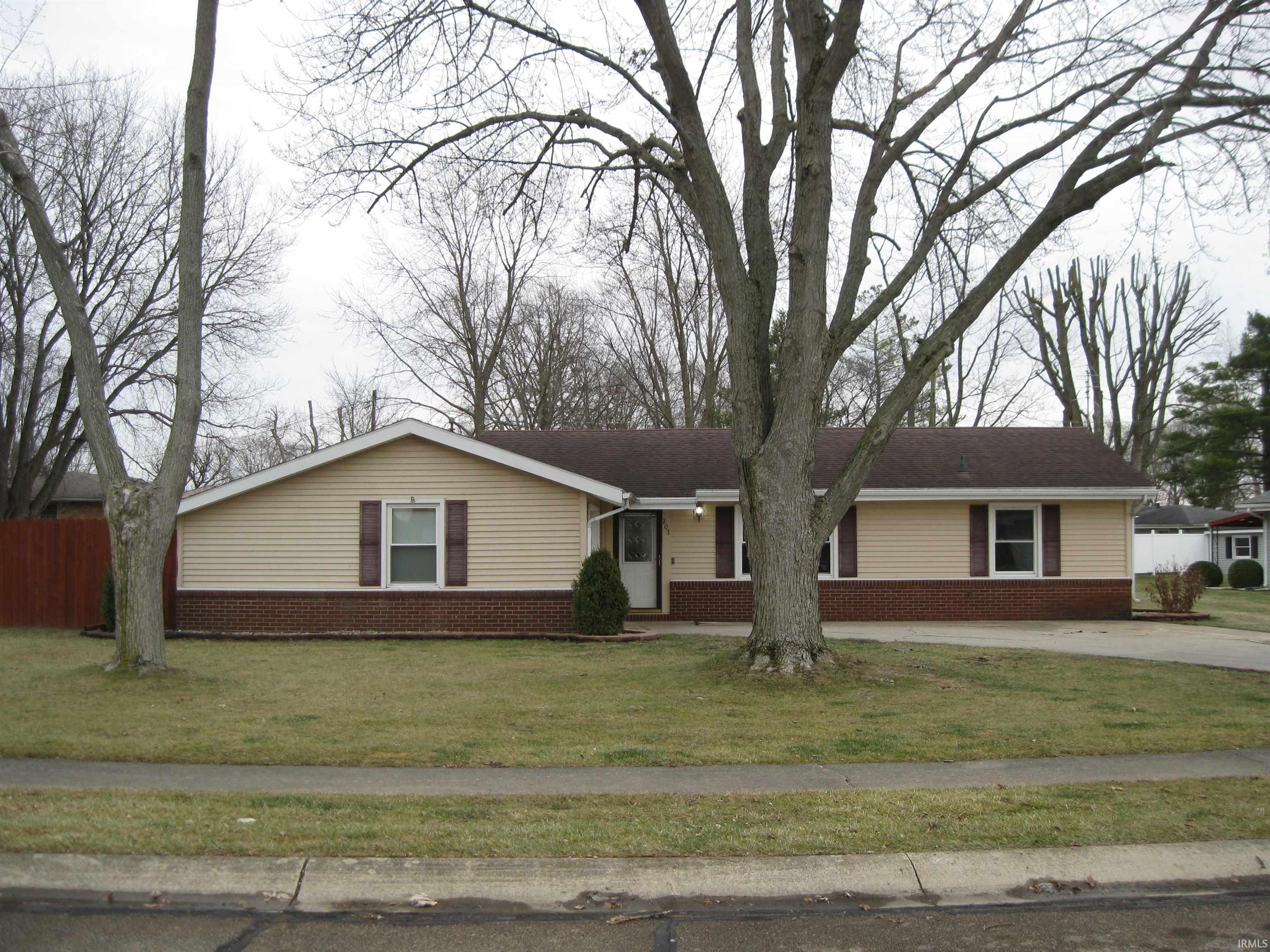 203 Stony Point Way Decatur, IN 46733 - Photo 3 of 34